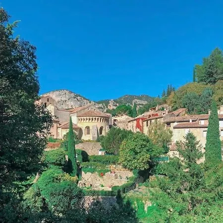 Le St Guilhem Apartament *