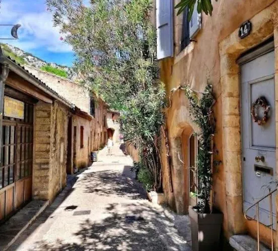 Le St Guilhem Saint-Guilhem-le-Desert
