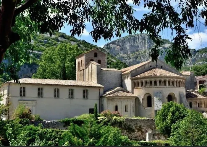 Le St Guilhem Appartement *