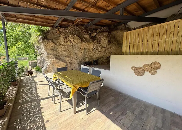 Le St Guilhem Saint-Guilhem-le-Desert