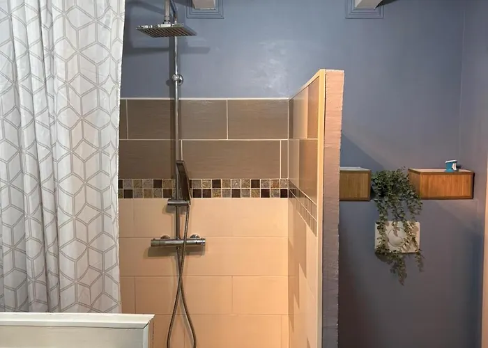 Le St Guilhem * Saint-Guilhem-le-Desert